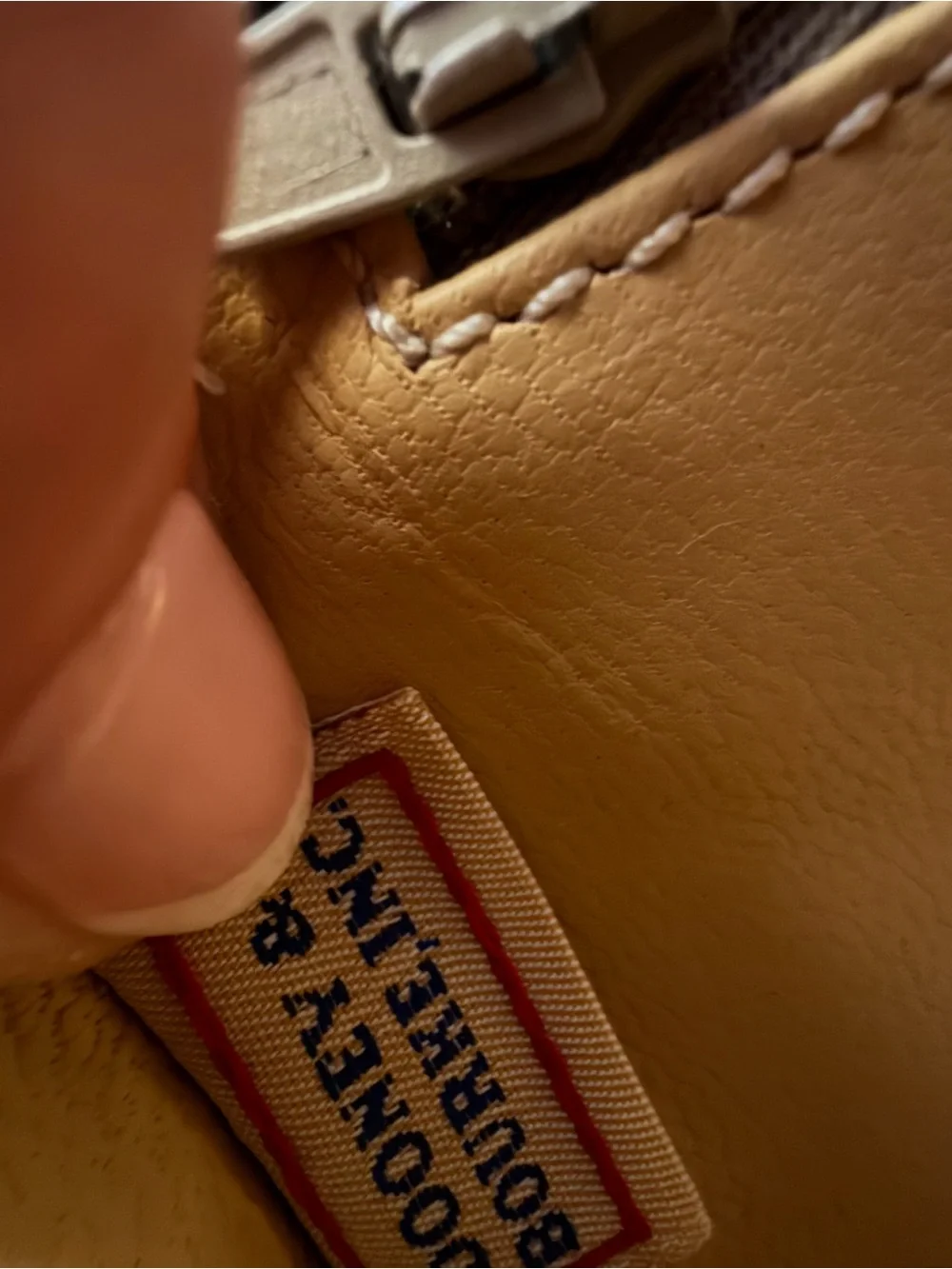 DOONEY & BOURKE Vintage Y2K East West Embossed Leather Flap Shoulder Bag - Picture 7 of 10